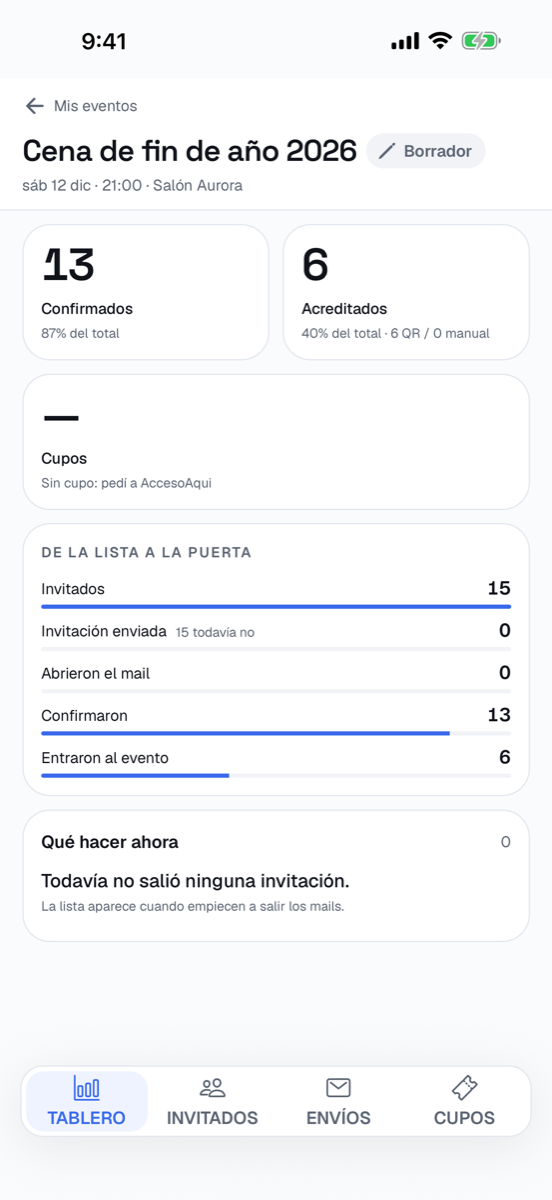 La app Staff mostrando el tablero de un evento: confirmados, acreditados y el camino de la lista a la puerta